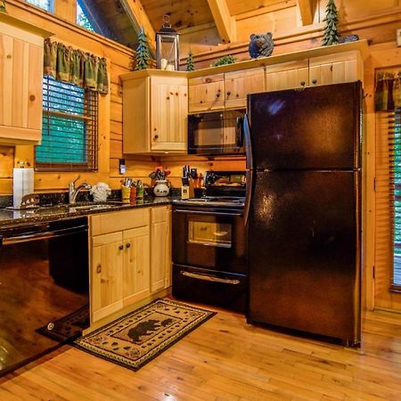 Beary Cozy Cabin Сивиървил Екстериор снимка
