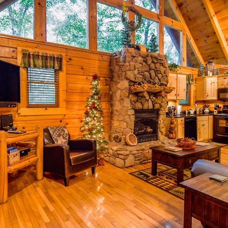 Beary Cozy Cabin Сивиървил Екстериор снимка