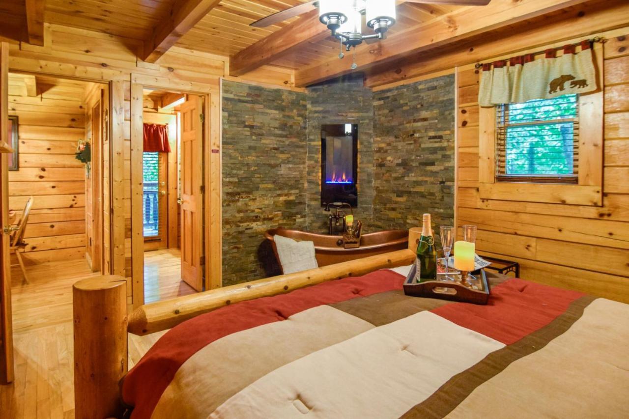 Beary Cozy Cabin Сивиървил Екстериор снимка