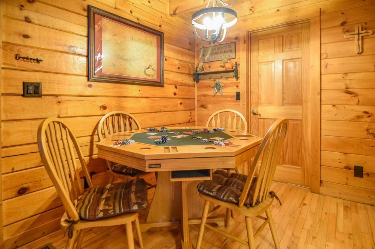 Beary Cozy Cabin Сивиървил Екстериор снимка