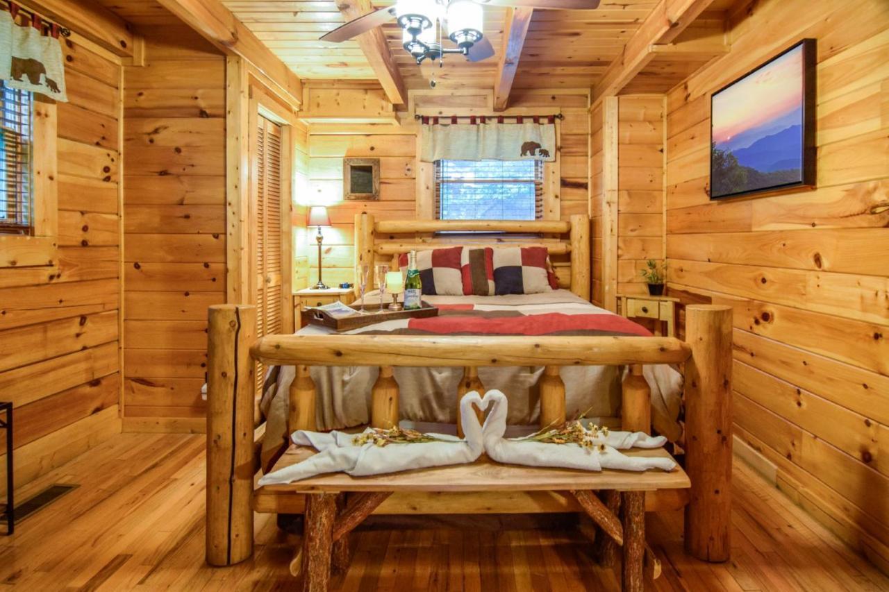 Beary Cozy Cabin Сивиървил Екстериор снимка